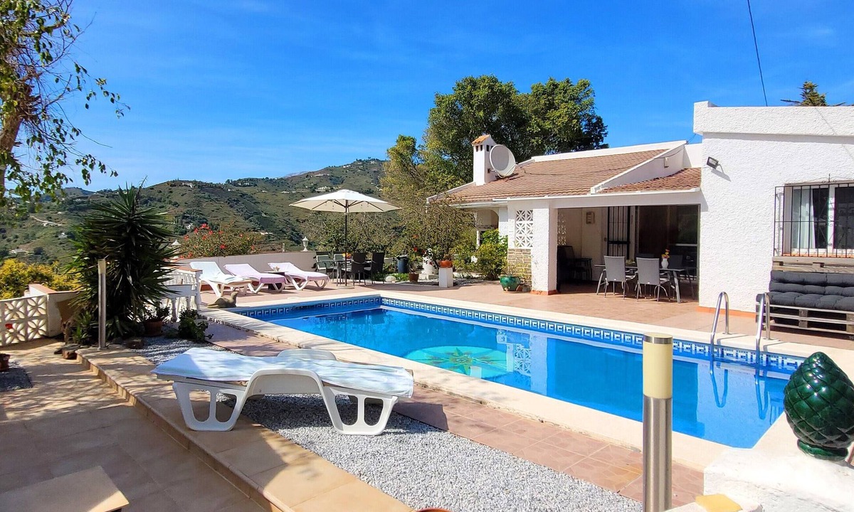 Torrox Villa | Country House 'Casa Espina' with Mountain View, Wi-Fi and Air Conditioning