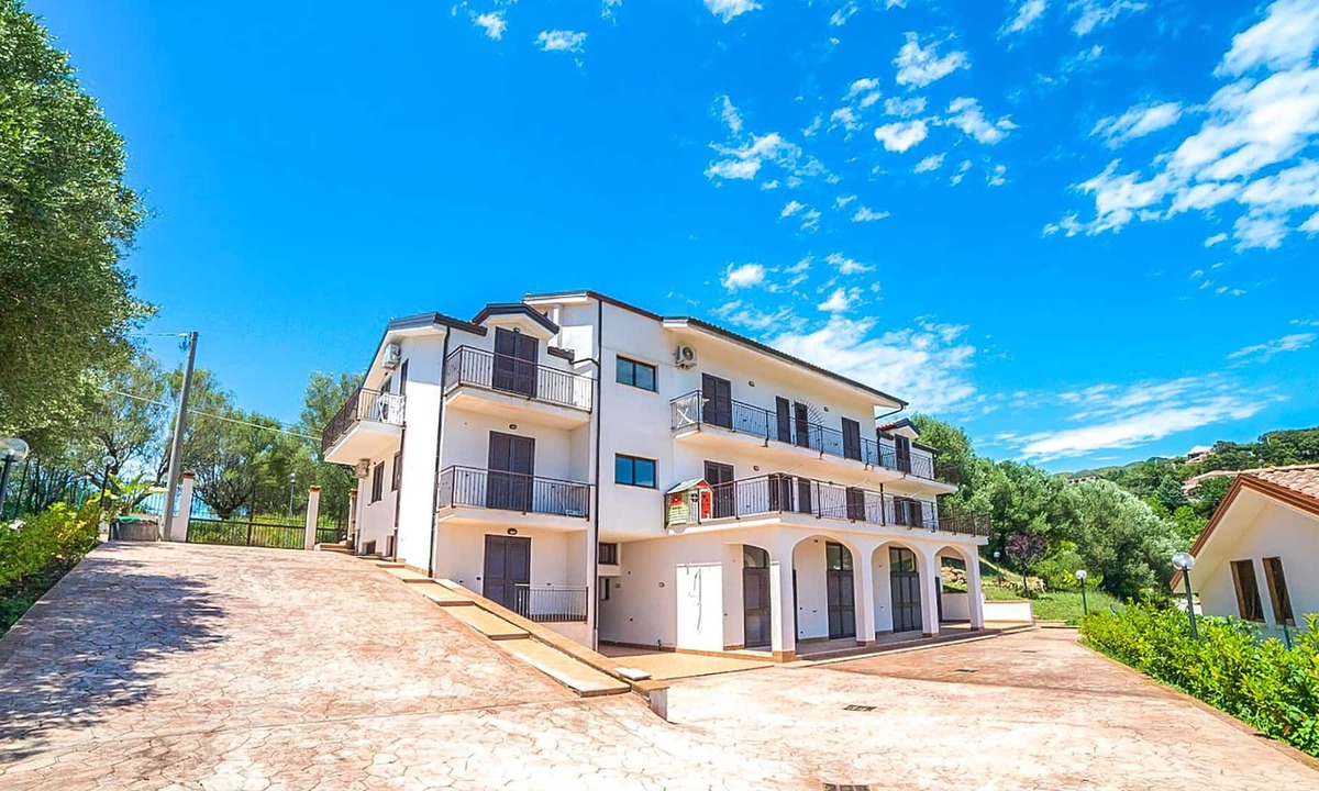Policastro Bussentino Apartment | Cozy apartment on Campania's beautiful west coast.