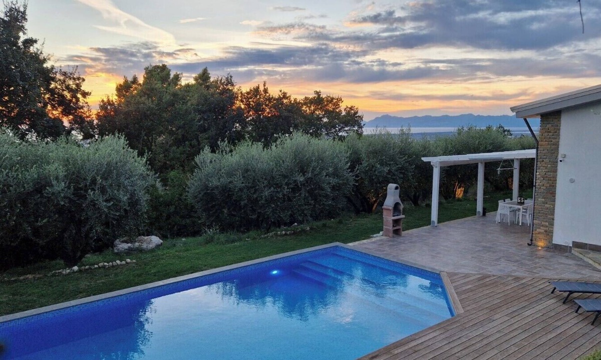Capaccio-Paestum Villa | Cozy villa with pool nestled among the ancient olive trees of Cilento