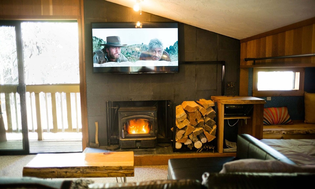 Bear Valley Condo | Creekside Bear Den Beautifully newly remodeled condo close to everything!
