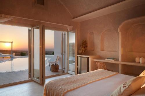 Finikia Hotel | Danae Suites Santorini