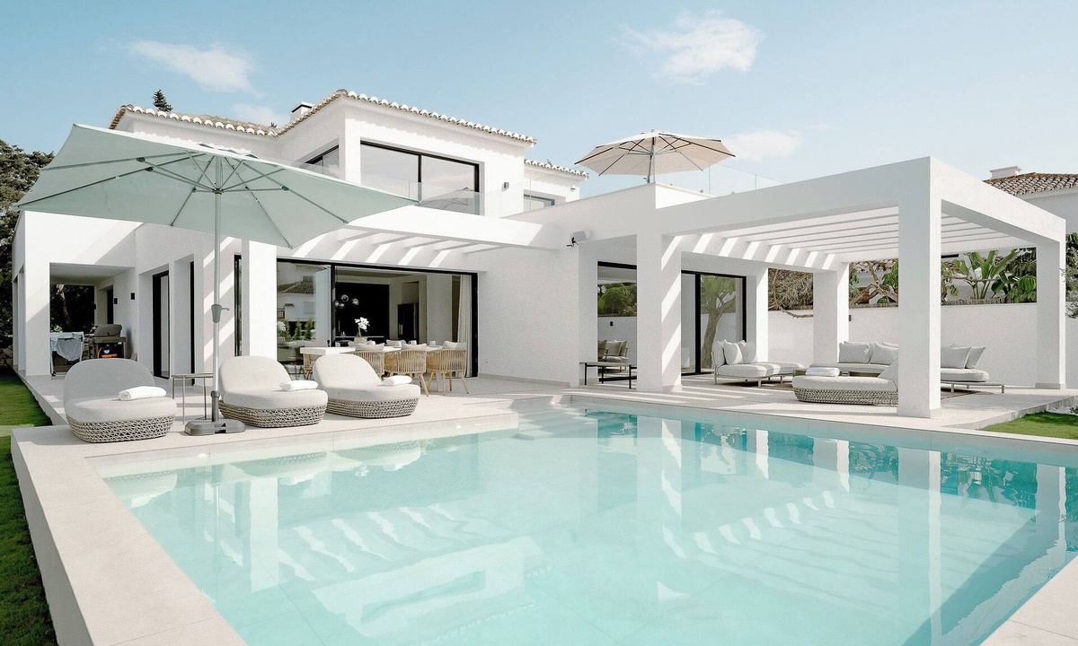 Urbanizacion Hacienda las Chapas Villa | Delightful 4 Bed Villa with pool close to the beach in Las Chapas