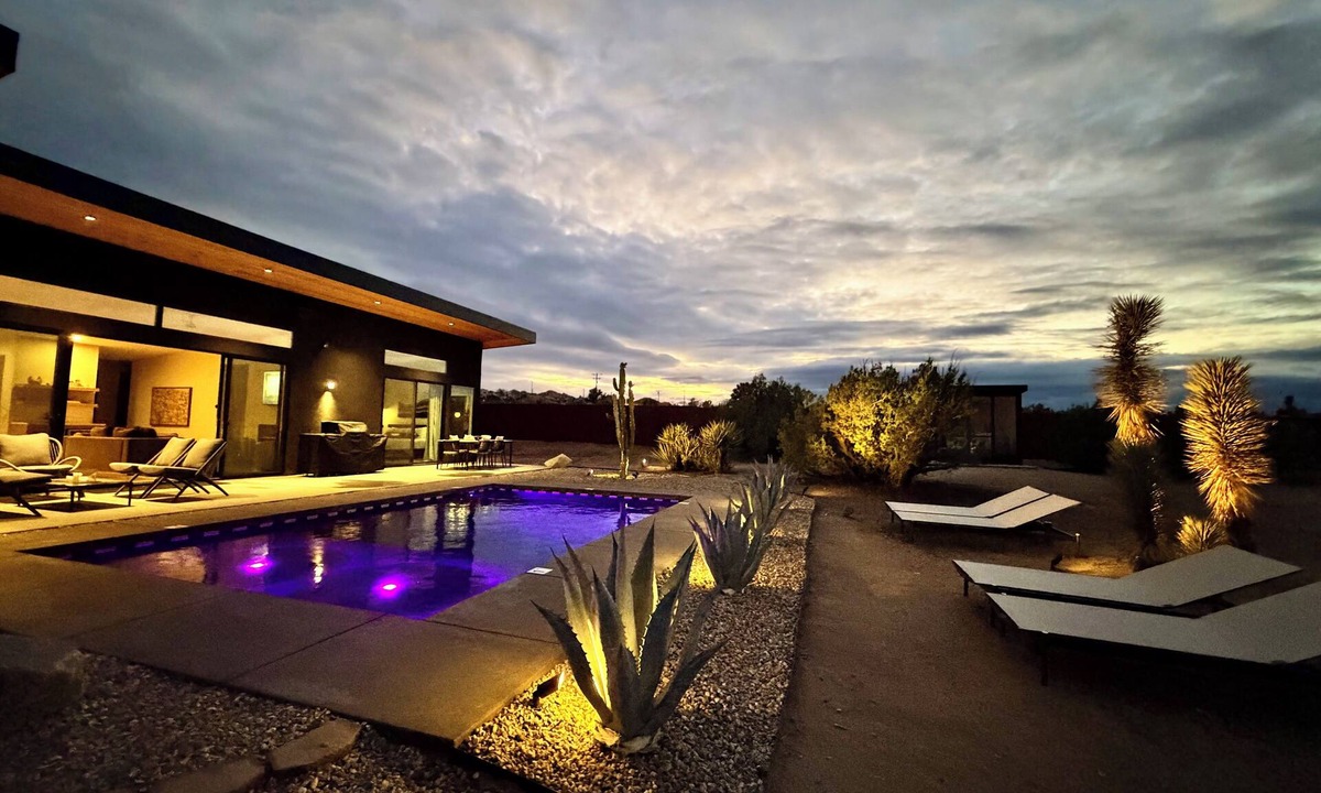 Yucca Valley Villa | Desert Retreat: Pickleball, Pool, Hot Tub, Sauna, Game Room, Firepit, Stargazing