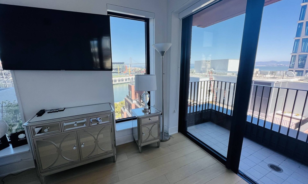 Mission Bay Condo | DREAM Condo in SF~𝐌𝐨𝐬𝐭 𝐢𝐜𝐨𝐧𝐢𝐜 𝐖𝐚𝐭𝐞𝐫𝐟𝐫𝐨𝐧𝐭 & 𝐂𝐢𝐭𝐲 𝐕𝐢𝐞𝐰
