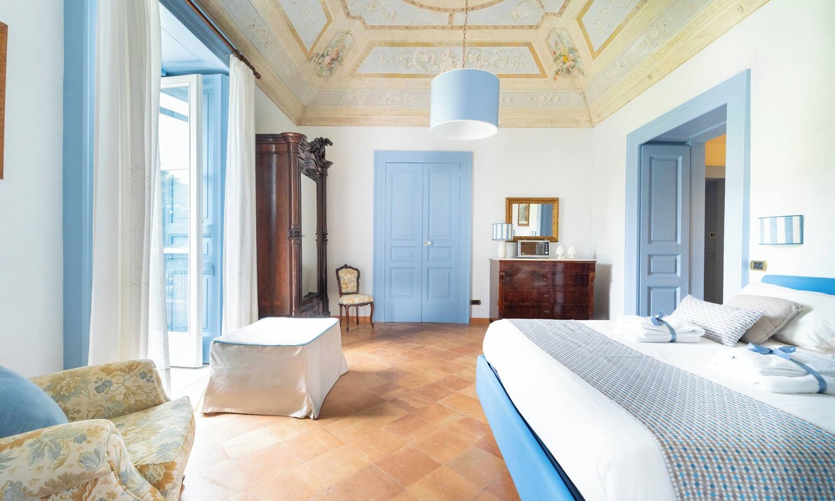 Piano di Sorrento Apartment | Elegant and cozy house inside historic villa with charm and history