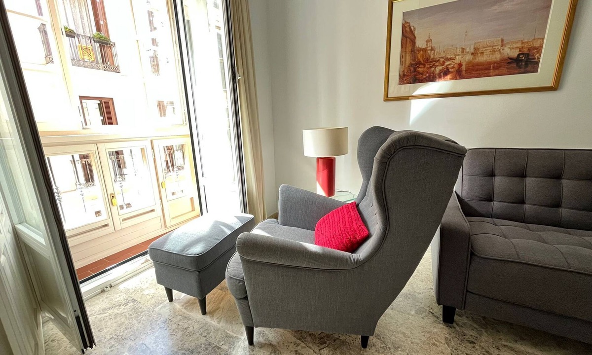 Centro Apartment | Elegant apt in cultural Málaga city and quiet area next to Cathedral. lift, WIFI