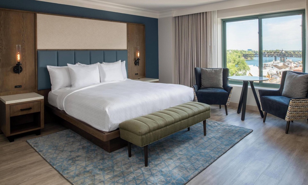 Central Sacramento Hotel | Embassy Suites by Hilton Sacramento Riverfront Promenade
