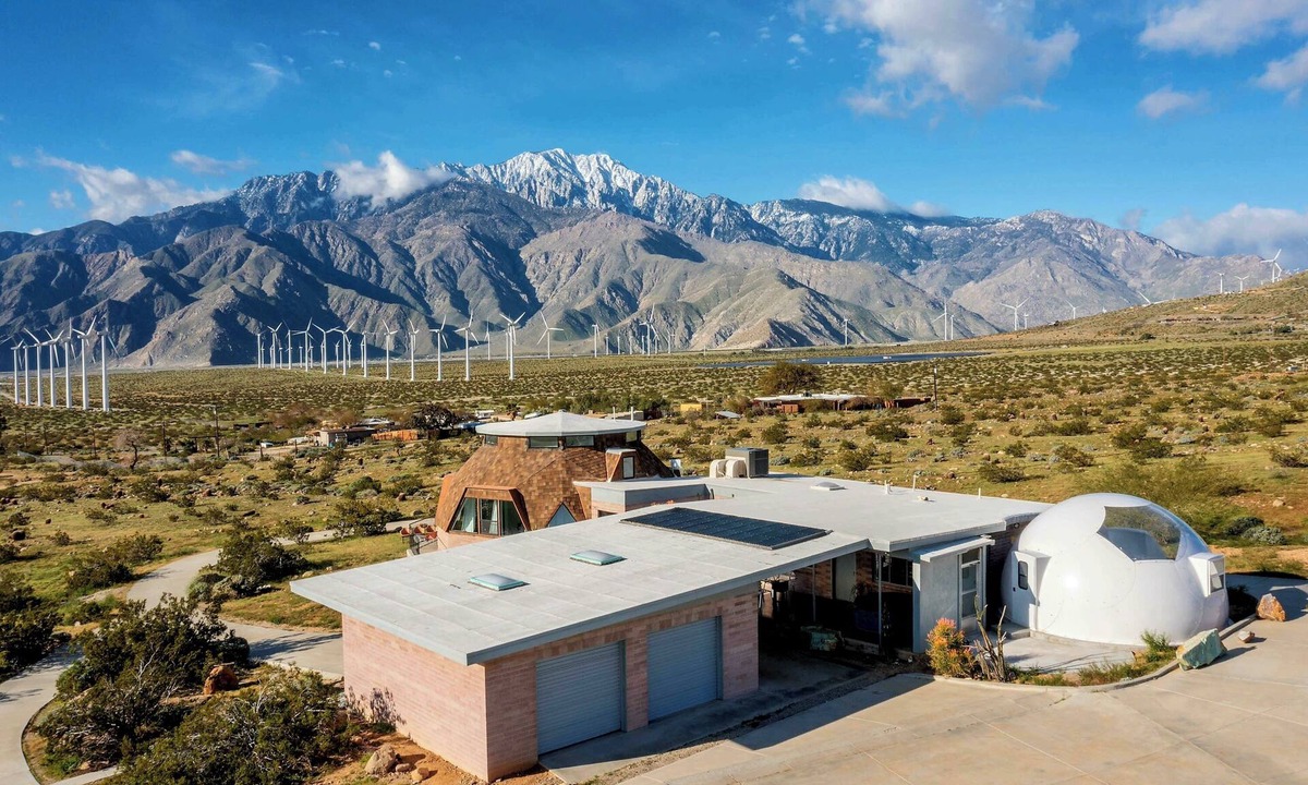 Desert Hot Springs House | Entire Large Private House with Views 3-bedrooms 10 minutes from Palm Springs