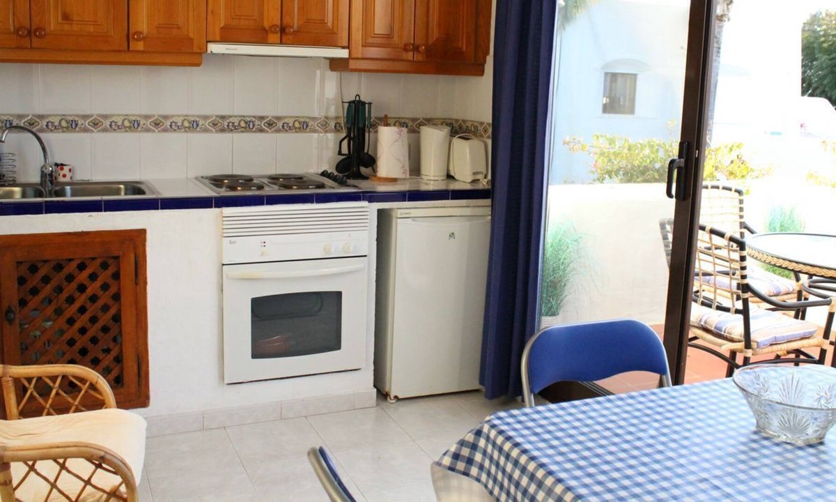 Playa del Sol-Villacana Villa | Estepona-Villacana. Studio with large terraces and near the sea
