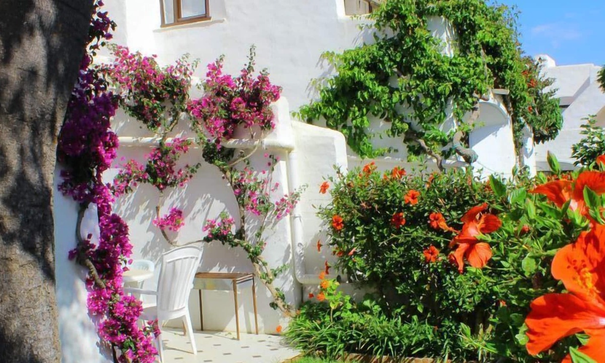 Playa del Sol-Villacana Villa | Estepona-Villacana. Bright apartment near the sea