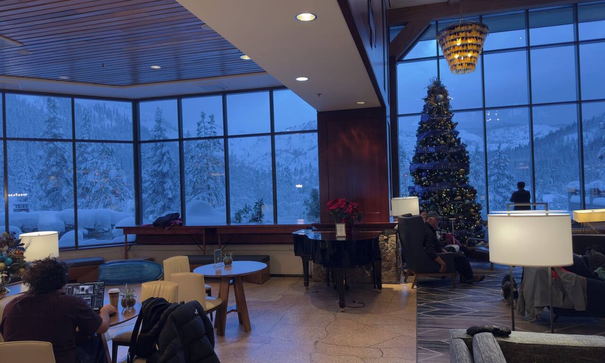 Olympic Valley Resort | Everline Resort and Spa - Olympic Valley Lake Tahoe - 1B Suite + Kitchen