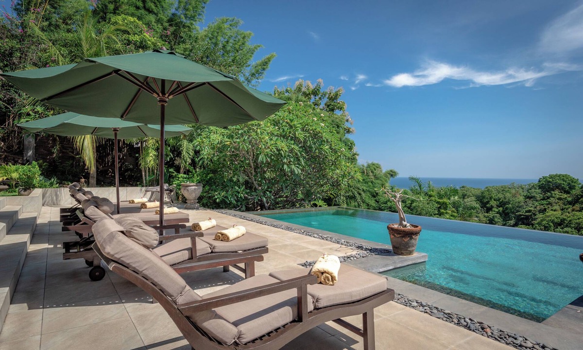 Temukus Villa | Exclusive villa Bayu: infinity pool, wellness pavilion, ocean view &full service