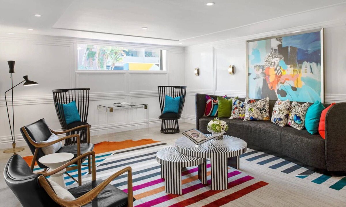 Tri-West Hotel | Experience Soothing Moments & Luxury! Outdoor Pool, Pet-friendly Property