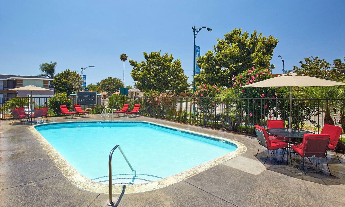 Anaheim Resort Hotel | Explore Anaheim! 4 Units Near Top Attractions – Disneyland, Anaheim Ice & More!