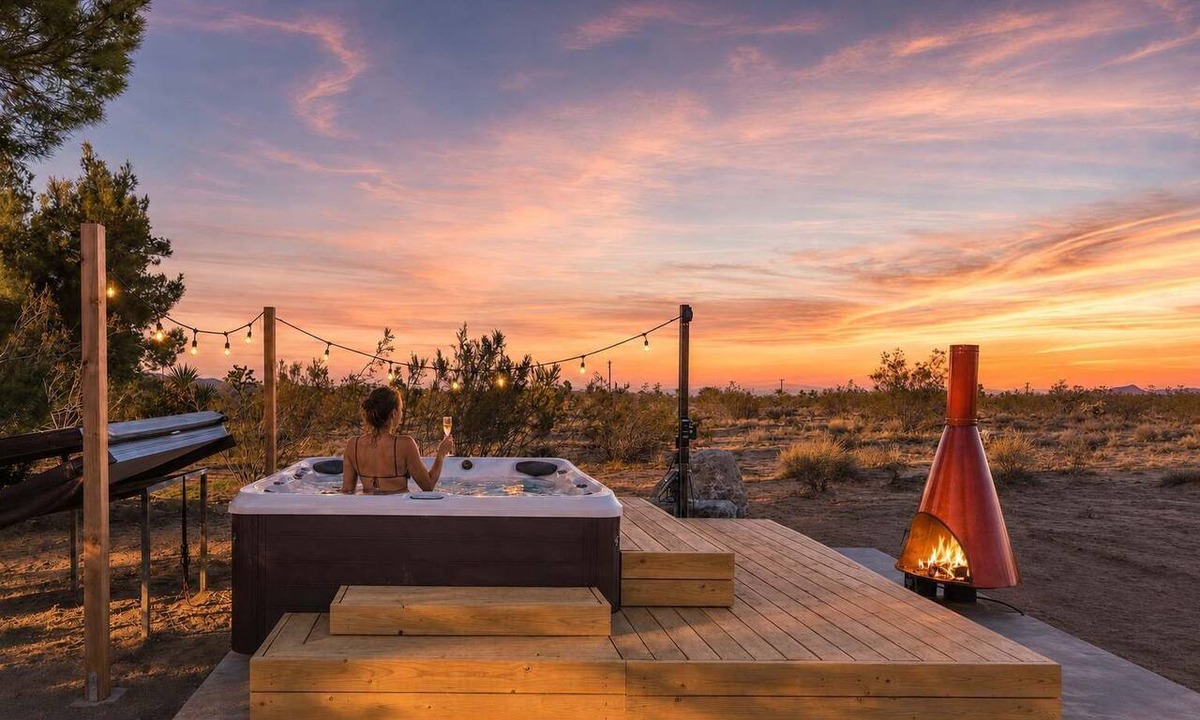 Yucca Valley House | Flamingo Social Club Boutique Luxury, Romantic Hot Tub with Fireplace
