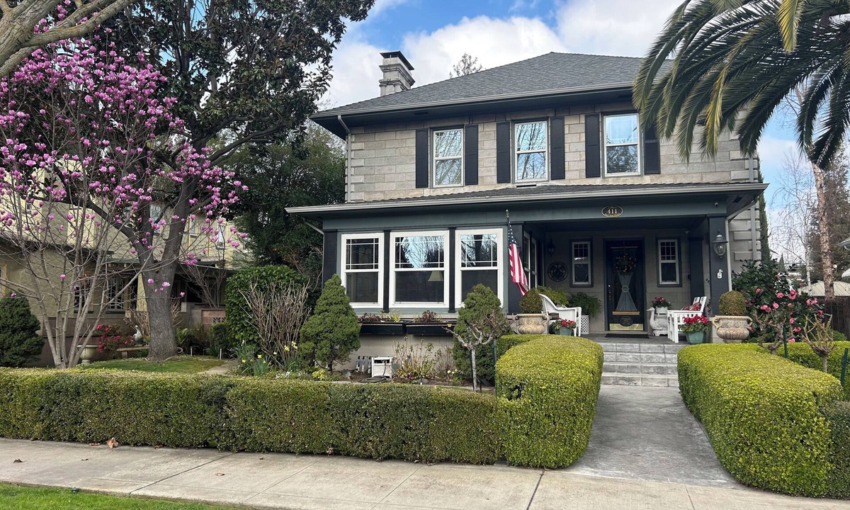 Lodi House | Friedberger Manor - Enjoy Downtown Elegance - 3b/2.5ba