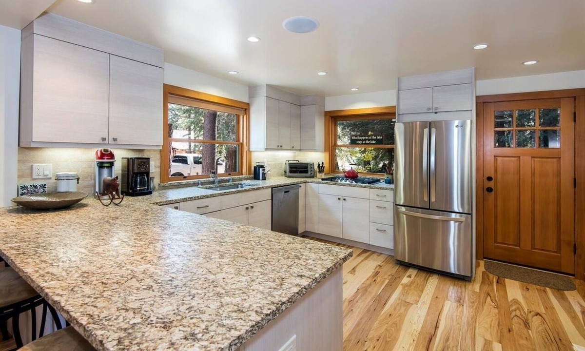 Tahoe Pines House | Gorgeous Knotty Pine Home on Westshore. Walk to Beach/Pier Access