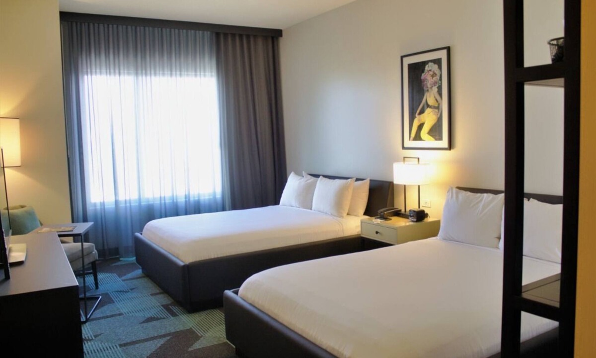 Downtown Las Vegas House | Group Getaway in Las Vegas! 3 Contemporary Units with City View, Outdoor Pool!