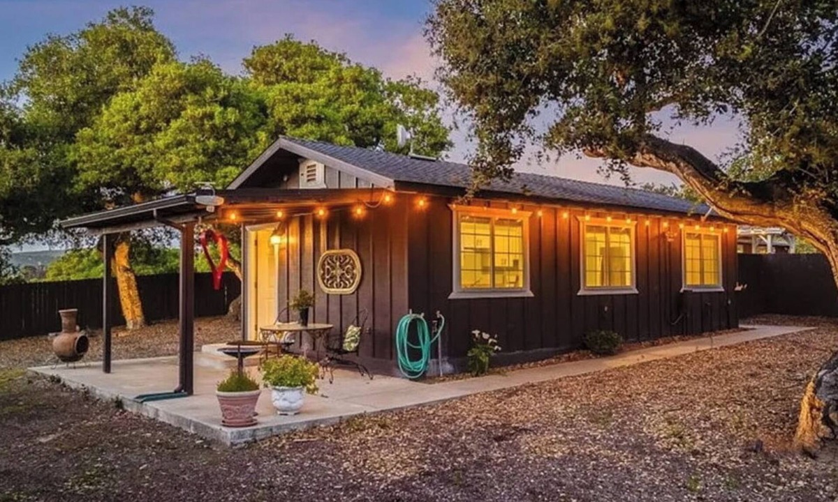 Callender House | Guest House Country Escape | 1 Bdrm | Coastal & Wine Country Stay