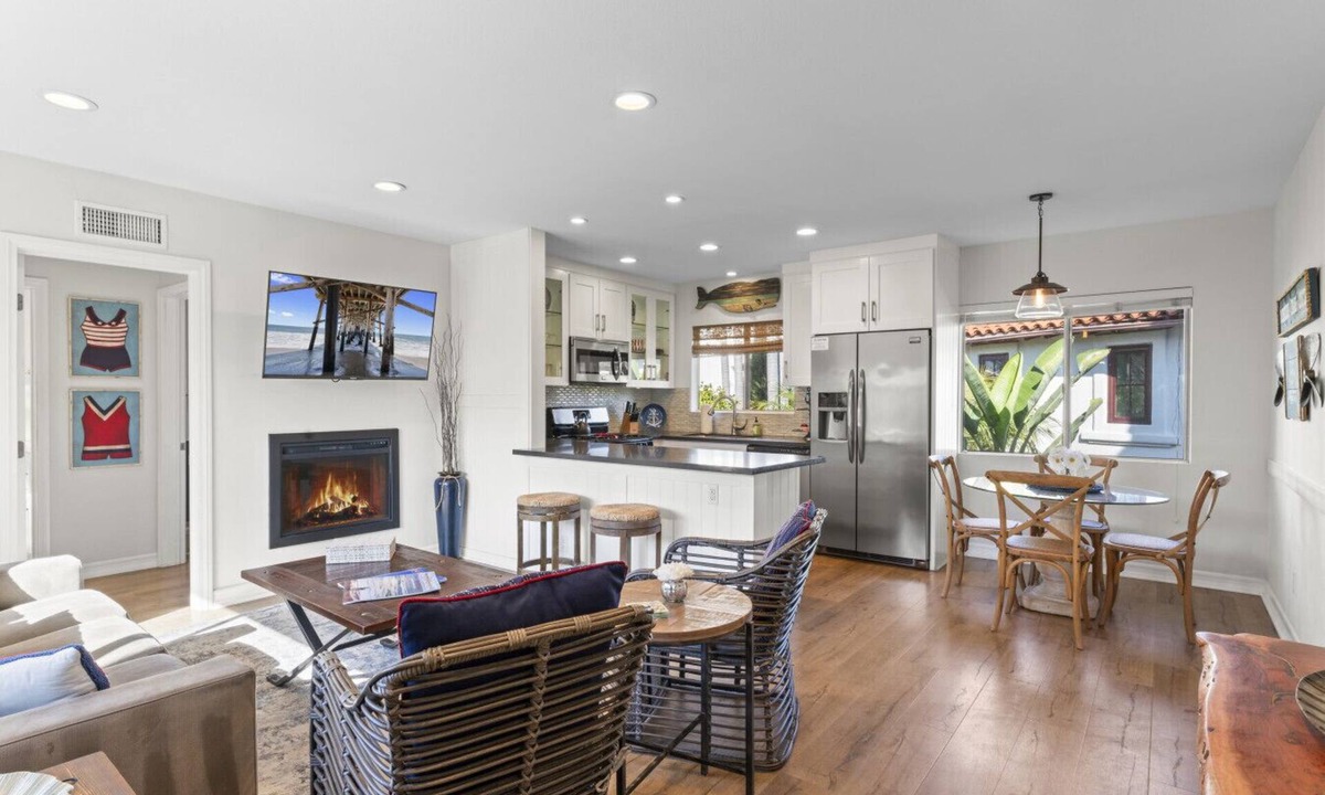 San Clemente Villa | Hideaway B- Walk to the beach, Downtown, AC!