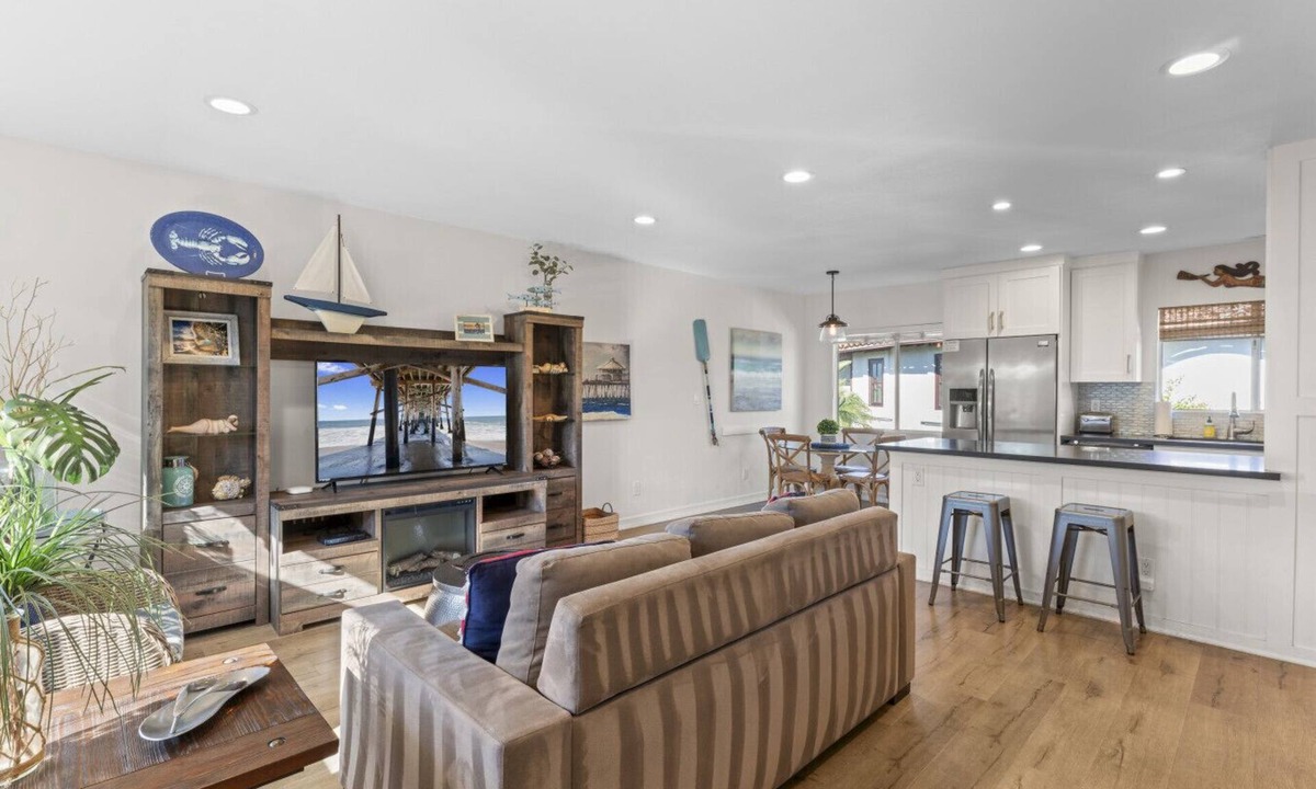San Clemente Villa | Hideaway C- Walk to the beach, Downtown, AC!