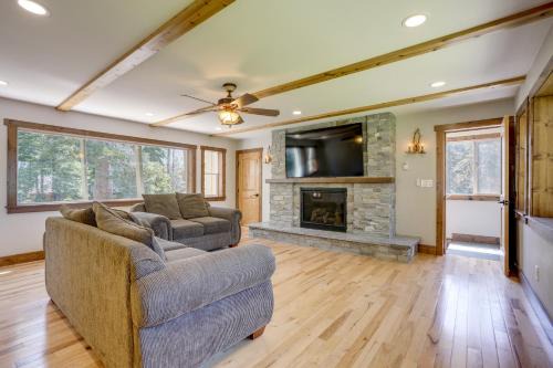 Echo Lake House | Hike, Ski & Explore! Spacious Home in Twin Bridges