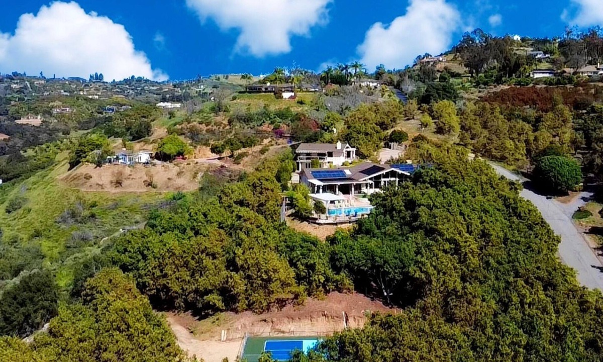 Fallbrook Villa | Hilltop Villa, Pool Oasis, Pickleball, Avo Grove