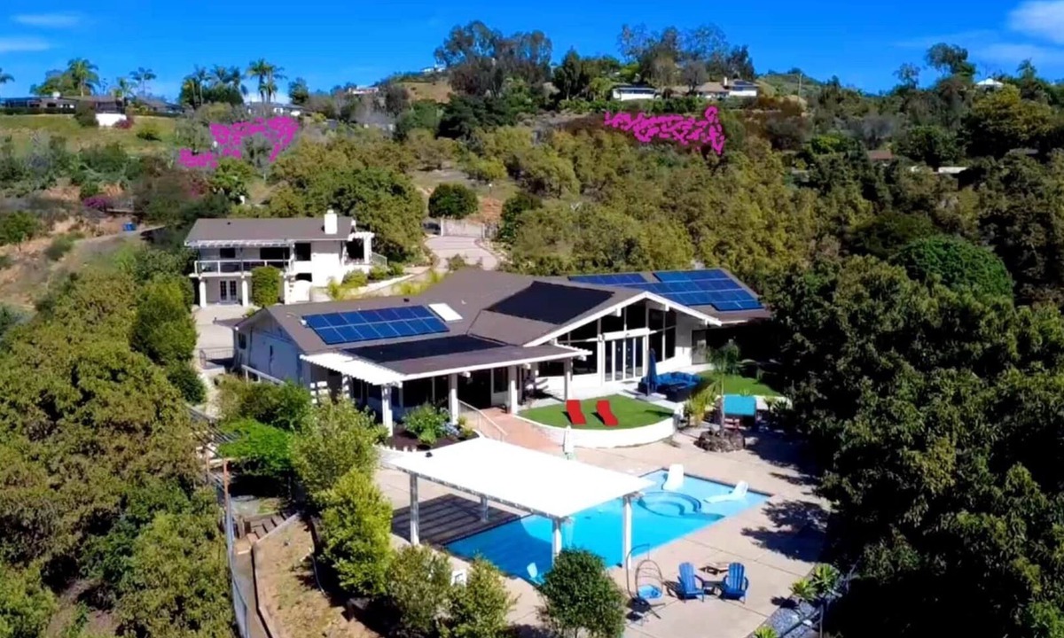 Fallbrook Villa | Hilltop Villa, Guesthouse & Casita with Pool Oasis