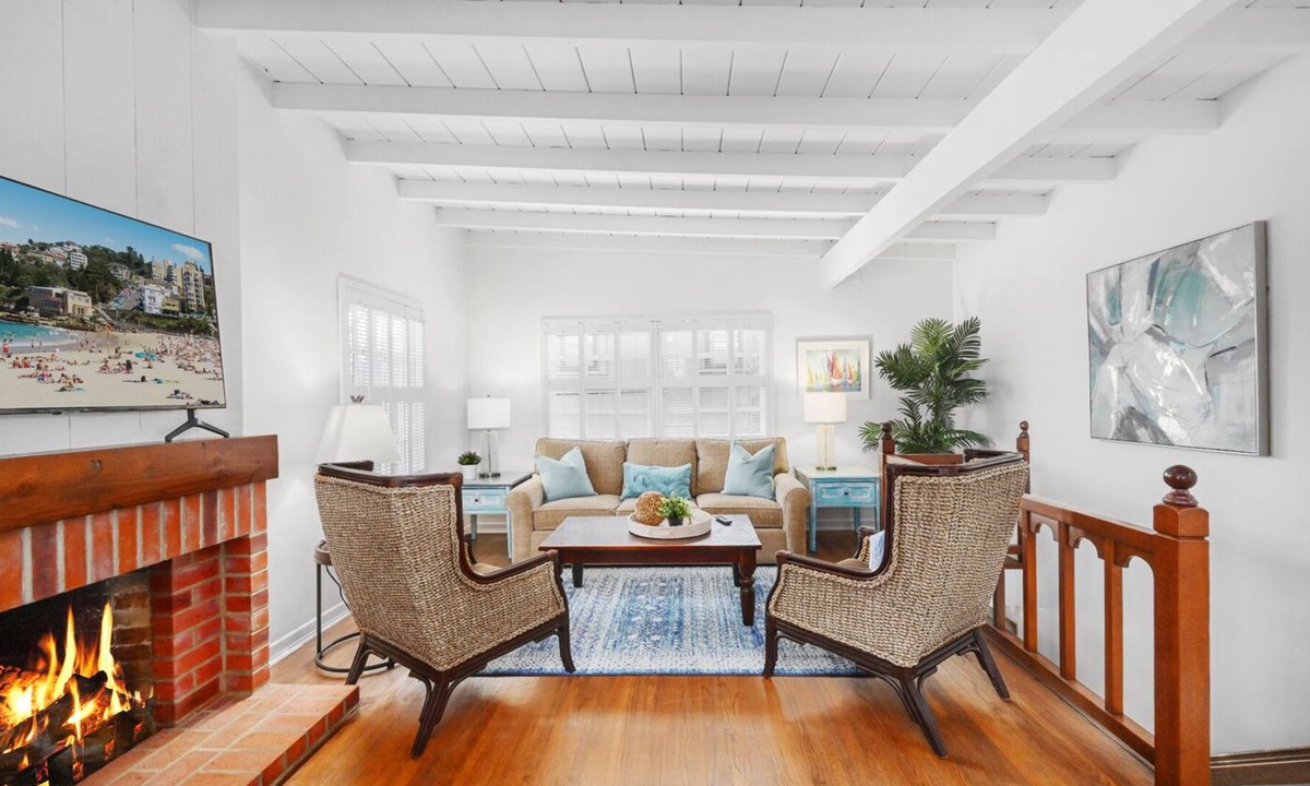 Corona del Mar House | Historic Home in Corona Del Mar near China Cove