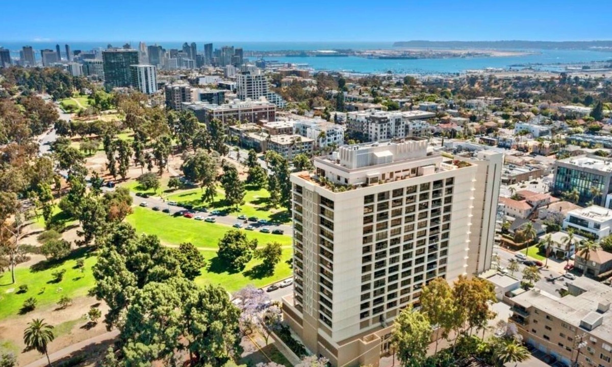Hillcrest Condo | Historic post modern mid rise with floor to ceiling window views on Balboa Park.