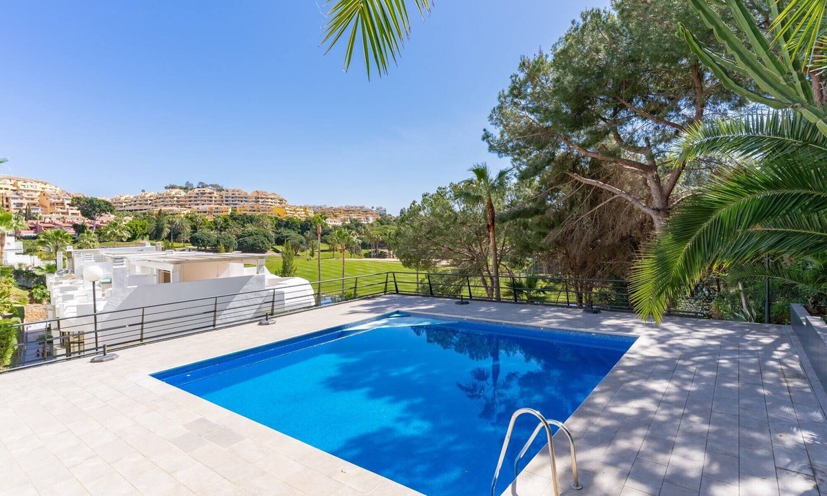 Torrequebrada House | Holiday Home 'Ganso Golf' with Sea View, Wi-Fi and Air Conditioning