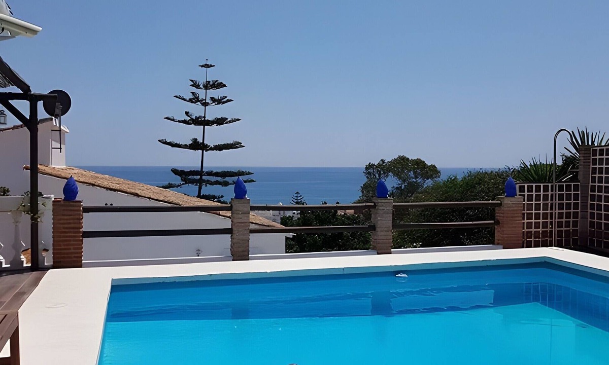 Benajarafe House | Holiday Home 'Monte Azul' with Private Pool, Wi-Fi and Air Conditioning