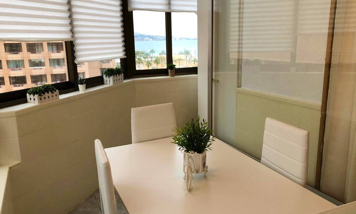 Fuengirola City Centre Apartment | Homerez - 20 m away from the beach! Appartement for 4 ppl. with shared pool
