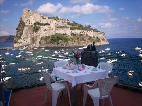 Ischia Ponte Hotel | Hotel Villa Antonio