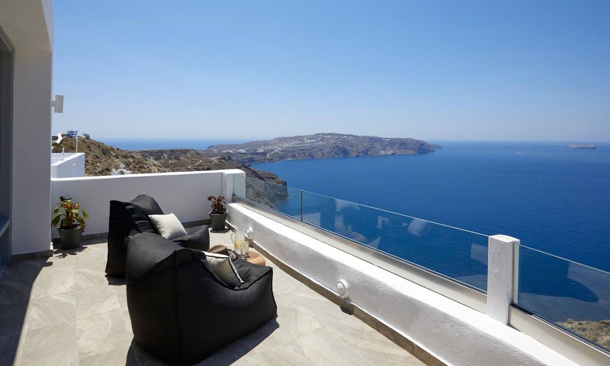 Megalochori Villa | Impressive Santorini Villa | 2 Bedrooms | Breathtaking Seaviews