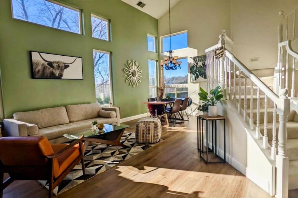 Roseville House | King Bed Quiet Home on Cul-de-Sac Hiking Trails