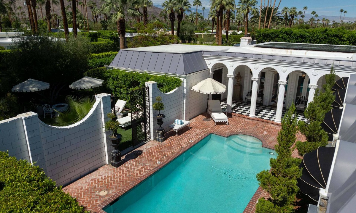 Deep Well Ranch House | La Petite Maison – Hollywood Regency Palm Springs