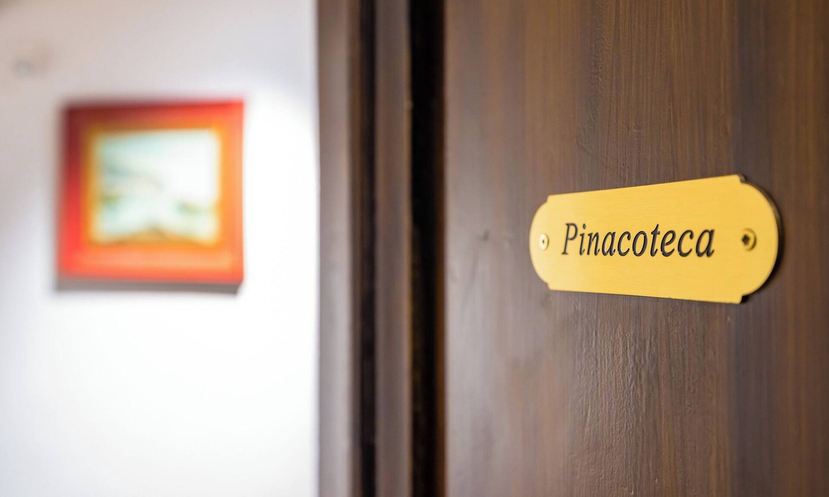 Vittorio Emanuele Apartment | La Pinacoteca Aparthotel by NapoliApartments