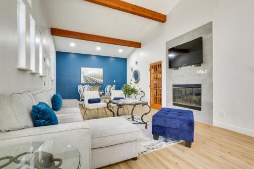 Arrowhead Villas House | Lake Arrowhead Hideaway w/Deck & Hot Tub