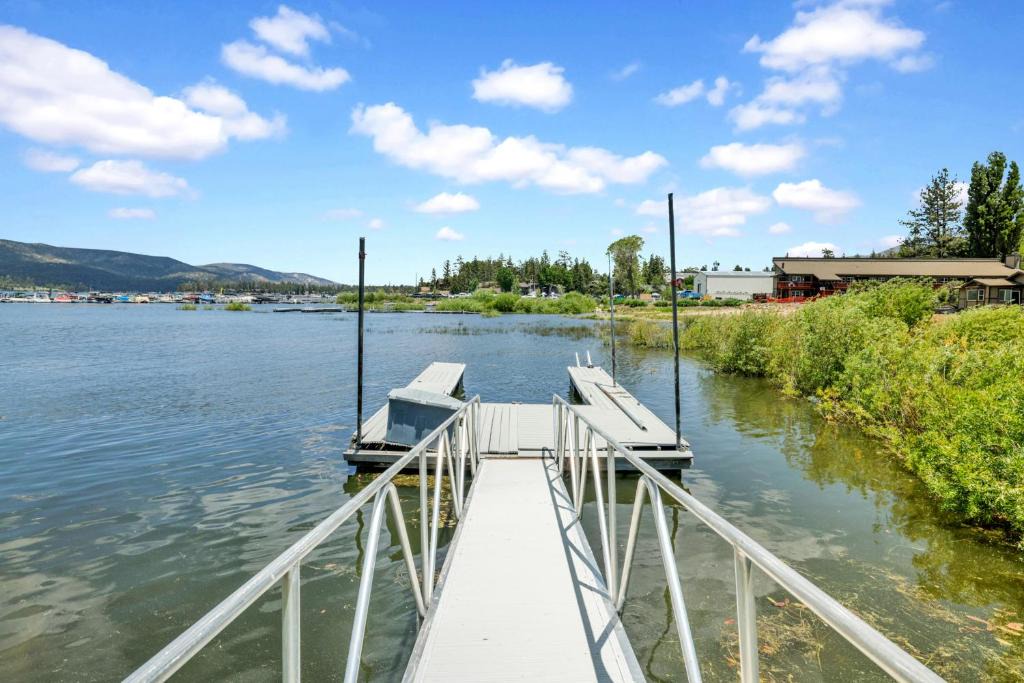 Big Bear Lake Ski Chalet | Lakefront Village Castle- Foosball- Boat Dock-