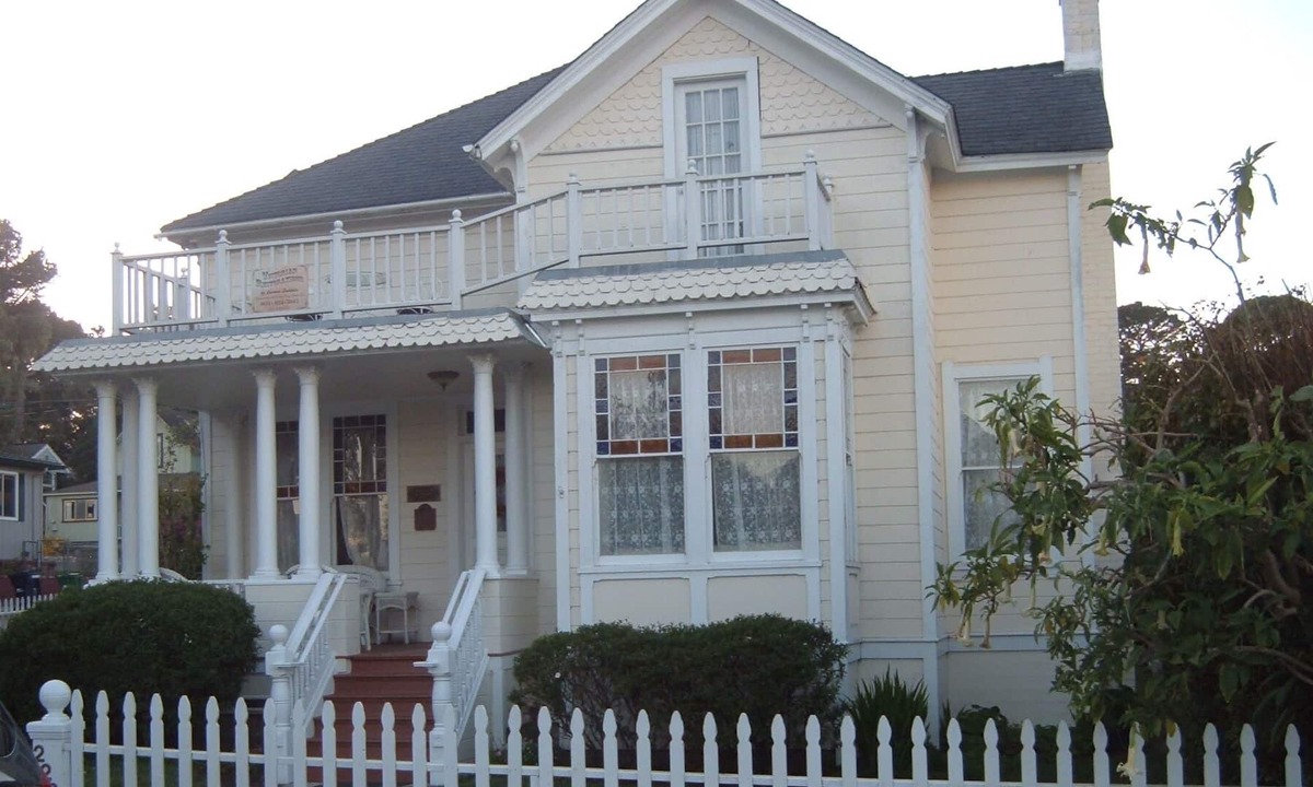 Pacific Grove House | Large Historic Beautiful Victorian , Yard with Hot Tub and Fire Pit.
