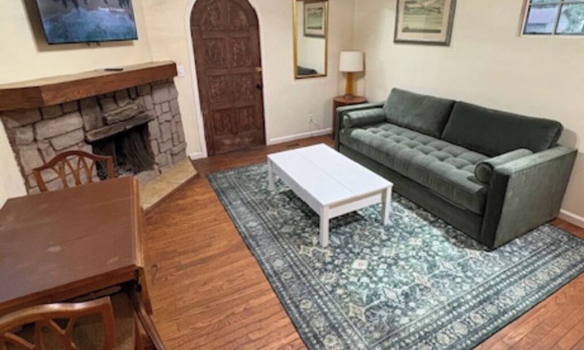 Tahoe Island Cottage | Lovely 3-bedroom cottage in South Lake Tahoe perfect for your getaway
