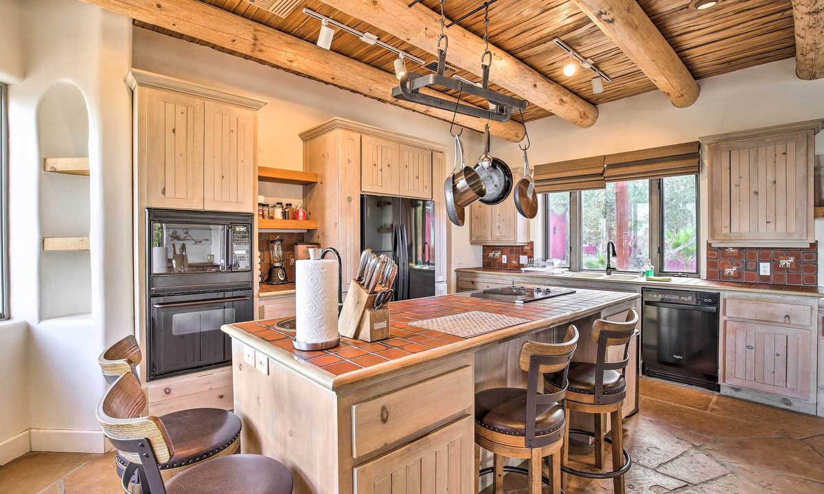 Borrego Springs House | Luxe Adobe Retreat w/Mountain & Golf Course Views