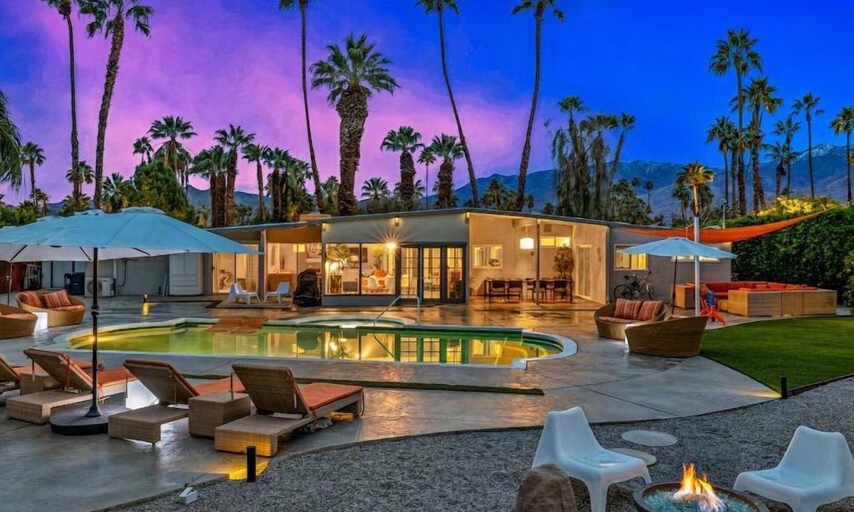 Sunmor House | Luxe Midcentury Outdoor Oasis. Saltwater Pool. Gym. Fire Pit. Pet Friendly.