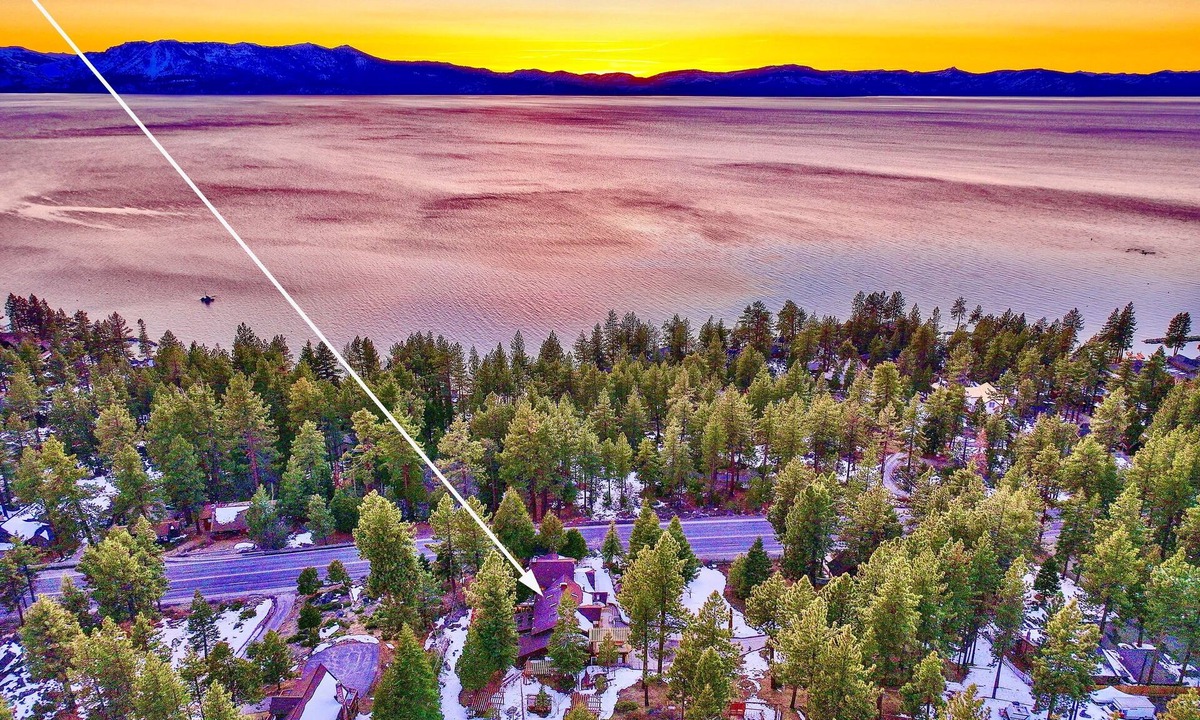 Lakeridge House | Luxe141 Spacious Luxury Log Cabin