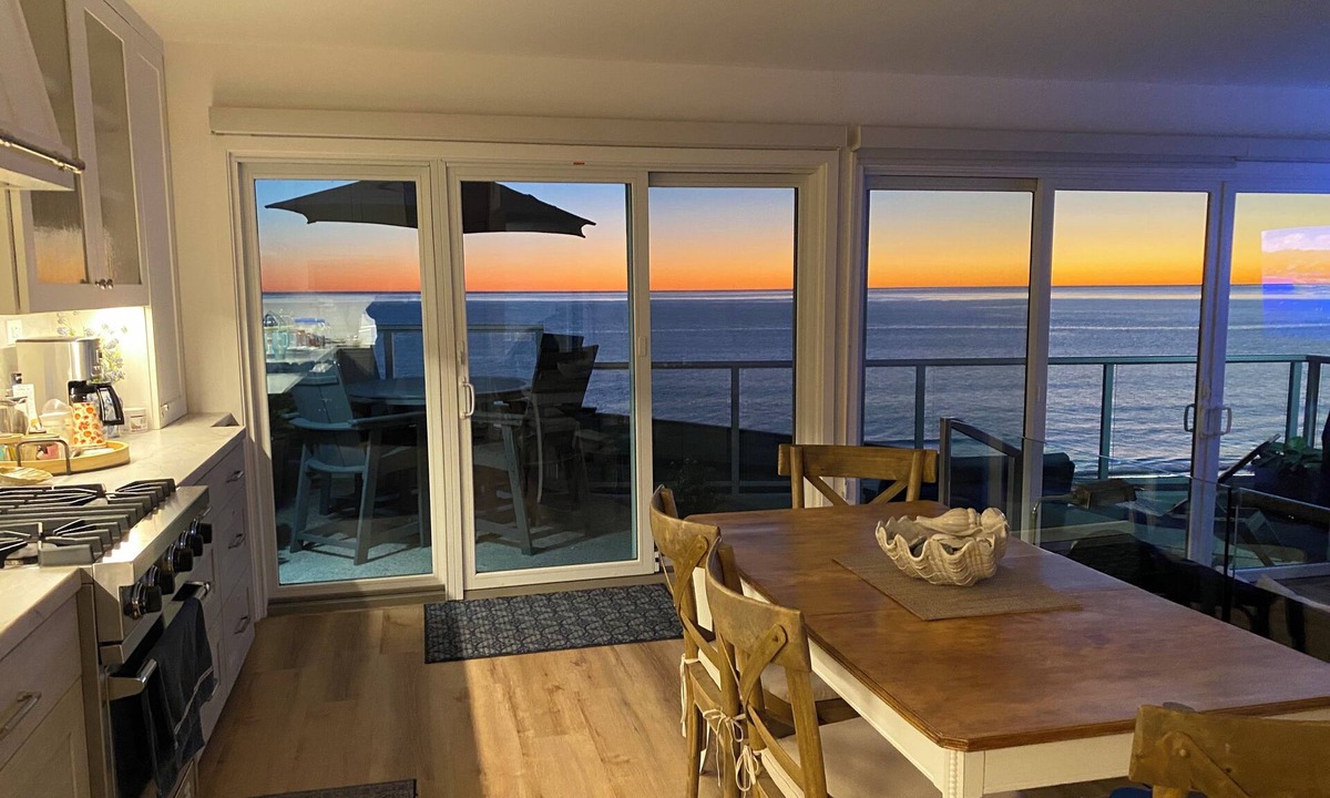 Rio del Mar Condo | Luxury Condo for Couples with 180 degree views of Monterey Bay
