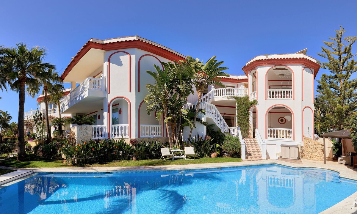 Urbanizacion Hacienda las Chapas Villa | Luxury Holiday Villa with Outdoor Heated Pool Sea & Mountain Views