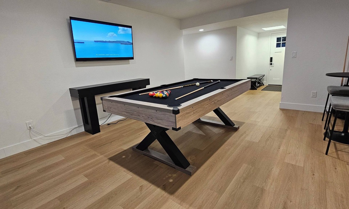 Citrus Heights Villa | Luxury Home Hot Tub Spa Heated Pool Foosball Table Newly Remodel in Sacramento