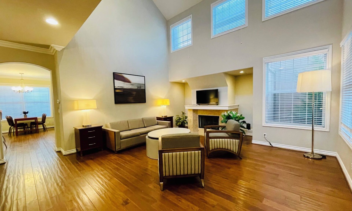 Santa Ana Heights Villa | Luxury home in Newport Beach city Near UCI