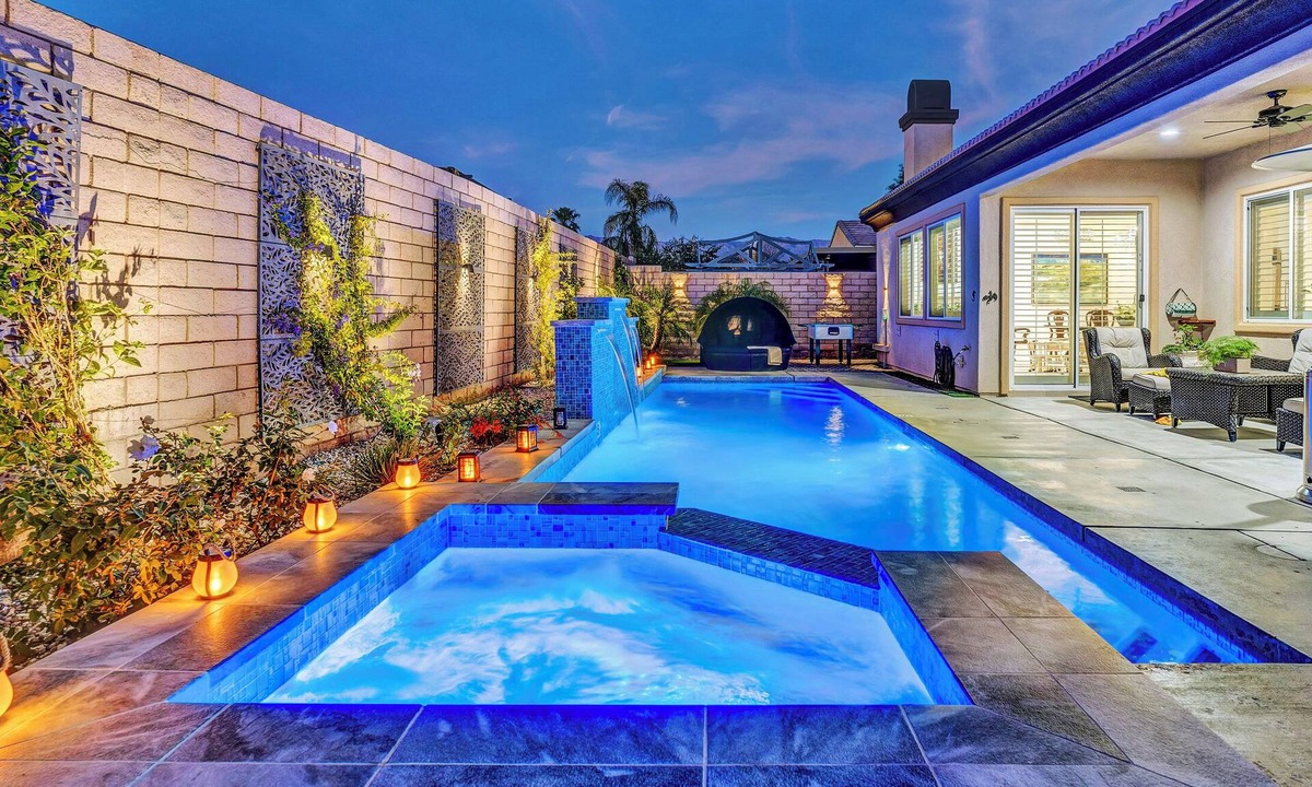 Terra Lago Villa | Luxury Pool Villa Sleeps 12 Near Coachella